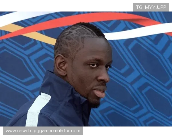 马马杜·萨科在巴黎德比前于王子公园球场宣布退役